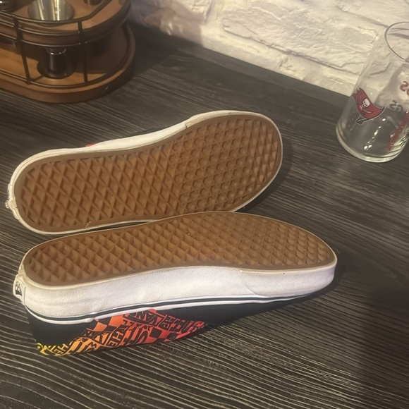 Vans Unisex Skate Shoes Black Red yellow ombré Canvas Low Top Slip On M 7  W 8.5 - Picture 4 of 5